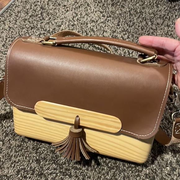 “Woodview” wood crossbody bag like new. Never used - Picture 2 of 4